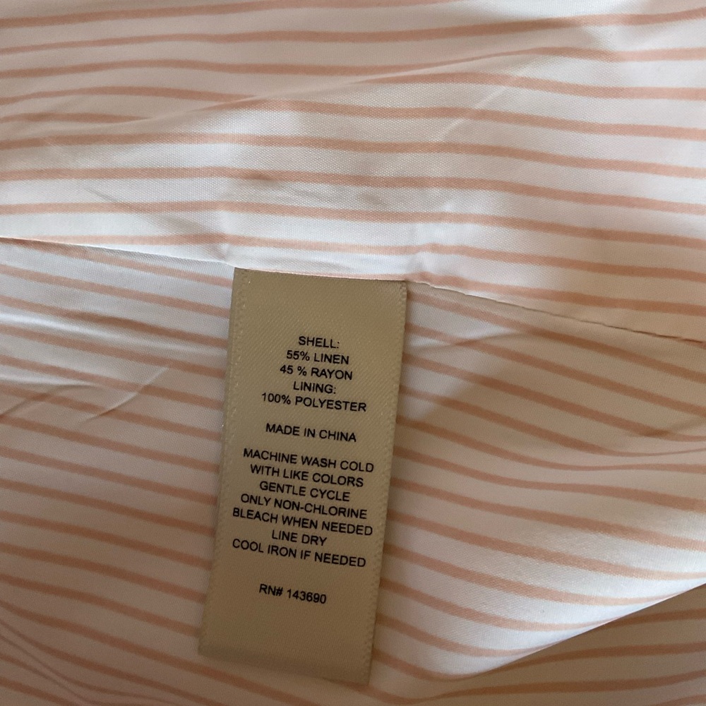 Larry Levine linen blend White Blazer. Size 10 - Picture 7 of 8